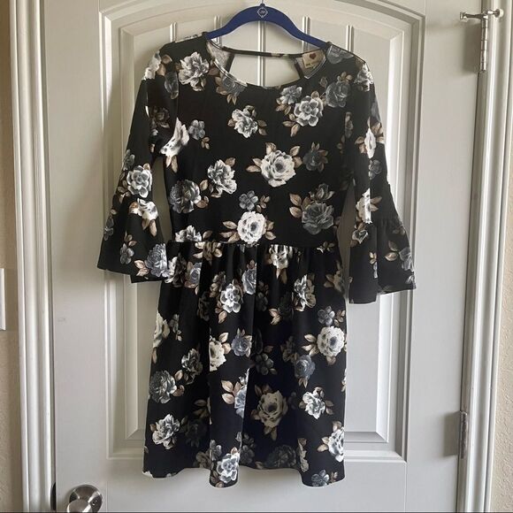 One Clothing Black Floral Print Bell Sleeve Skater Mini Dress; SZ S; BNWT - Picture 2 of 8